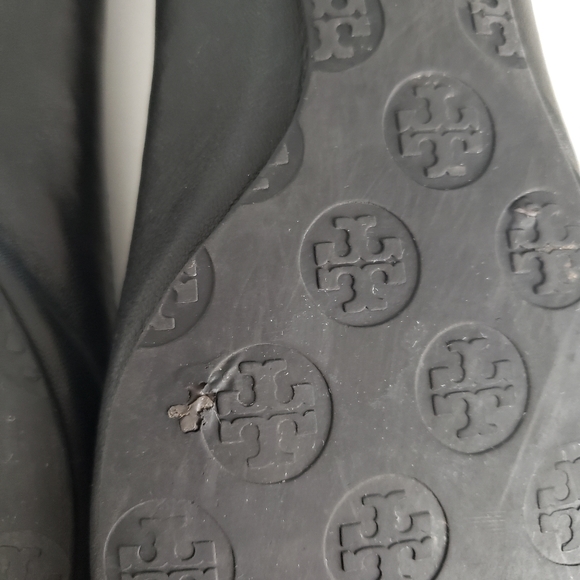 Tory Burch Reva Ballet Flat. Black Leather,  Gold Logo. - Picture 6 of 12